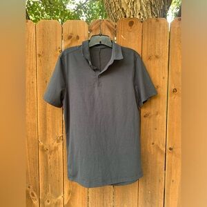 Lululemon men's T-shirt size Medium.